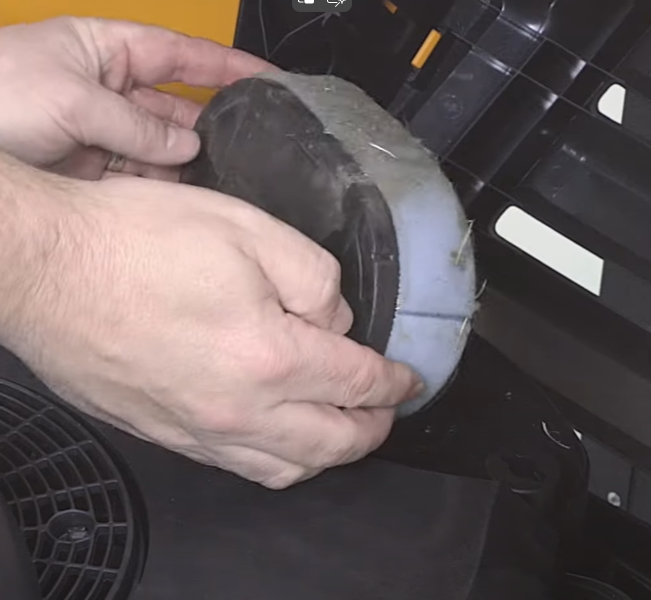 How to Change the Air Filter on a Riding Mower